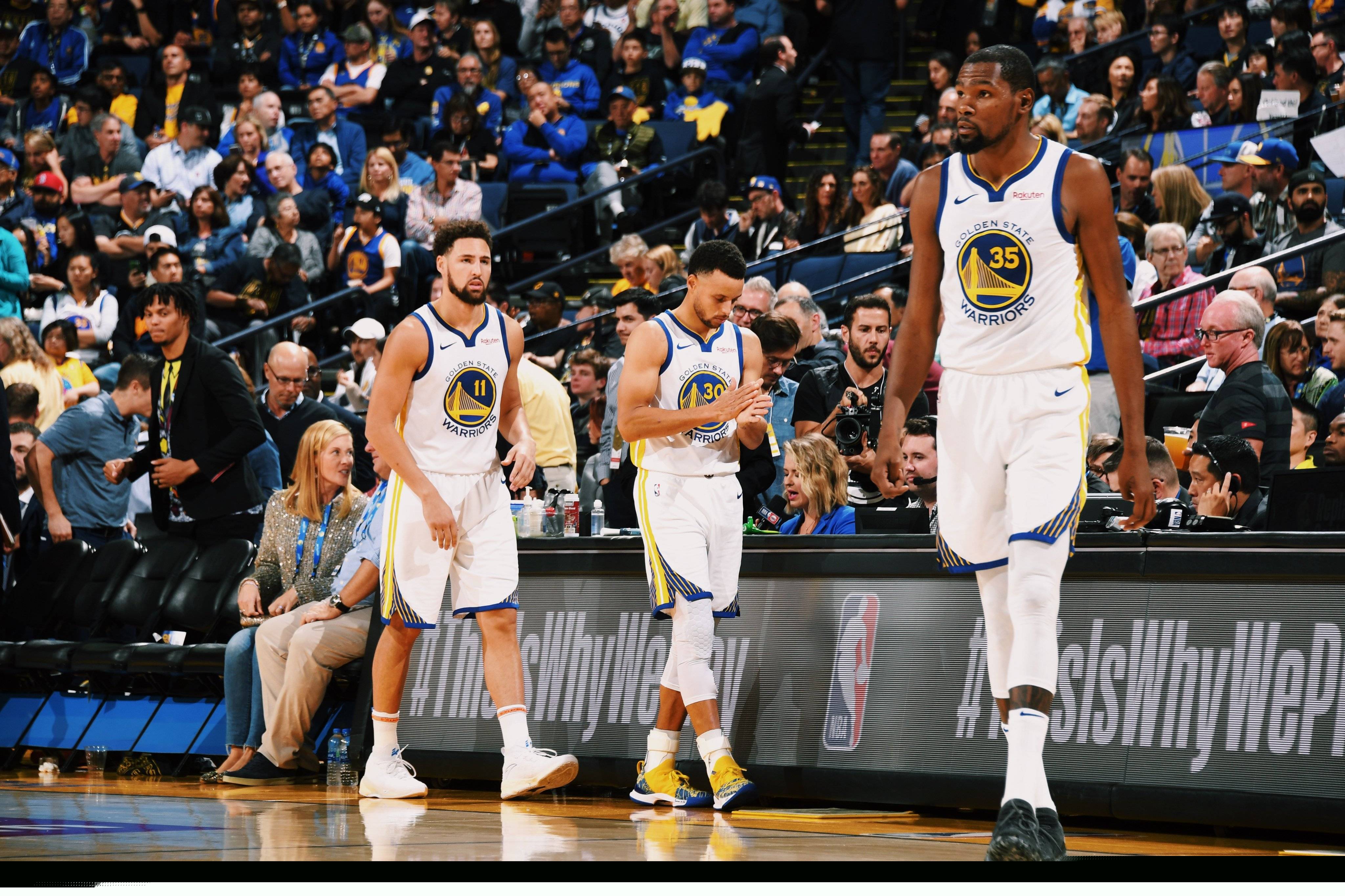 巴萨官方：特尔施特根已获医疗许可，入选对阵法兰克福大名单（巴萨官宣：特尔施特根通过体检复出，入选战法兰克福名单）