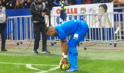 西甲升班马再度爆冷（西甲新军再度上演冷门）