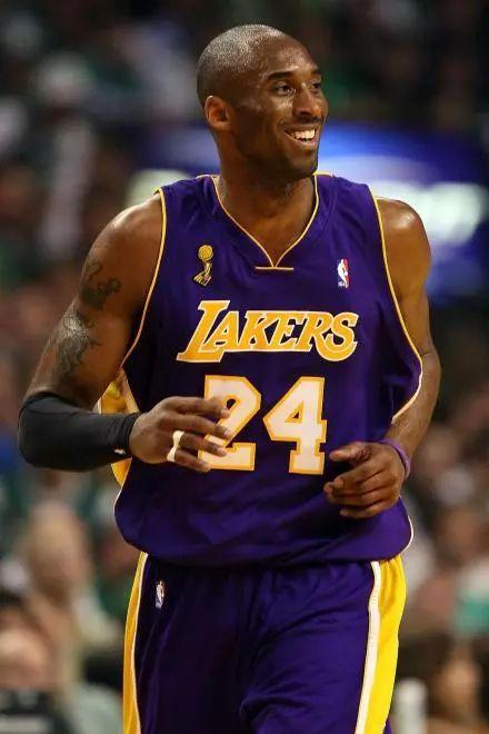 记者观赛｜轮椅篮球的 “手” 速对决（记者直击｜轮椅篮球的“手速”争锋）