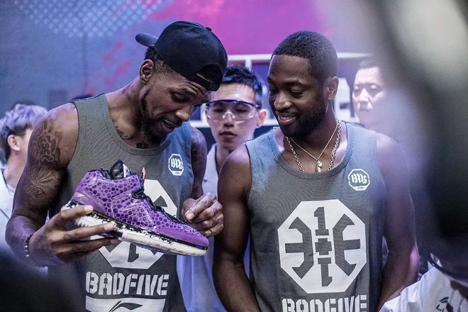 TA：纽卡继续在欧冠中高歌猛进；丹-伯恩的头球破门无与伦比（TA：纽卡欧冠势如破竹，丹-伯恩一记头槌惊艳全场）