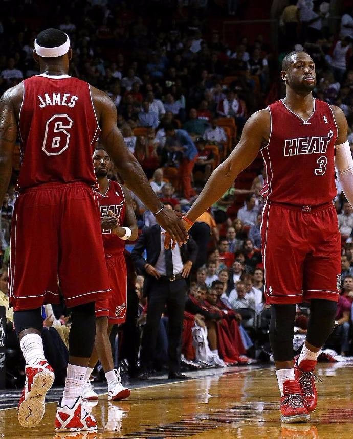 德转列21世纪参与进球榜：梅西1339球居首，C罗1253球第二（德转公布21世纪进球参与榜：梅西以1339球登顶，C罗以1253球列第二）