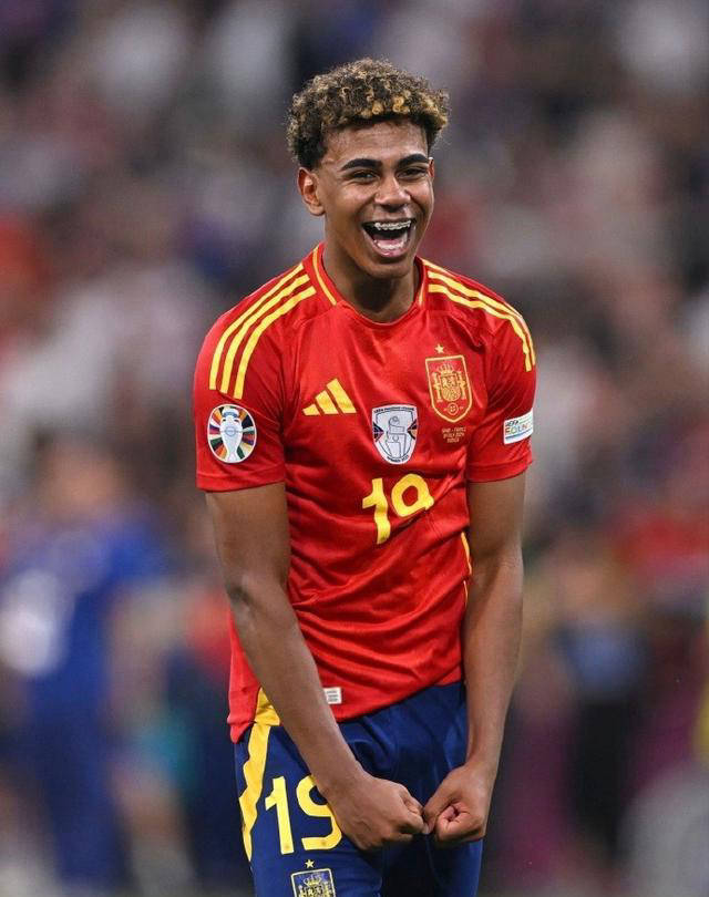 齐沃：老队员很好地接纳了年轻人；我们清楚弗拉泰西的重要性（齐沃：老将积极拥抱新人，我们深知弗拉泰西的价值）