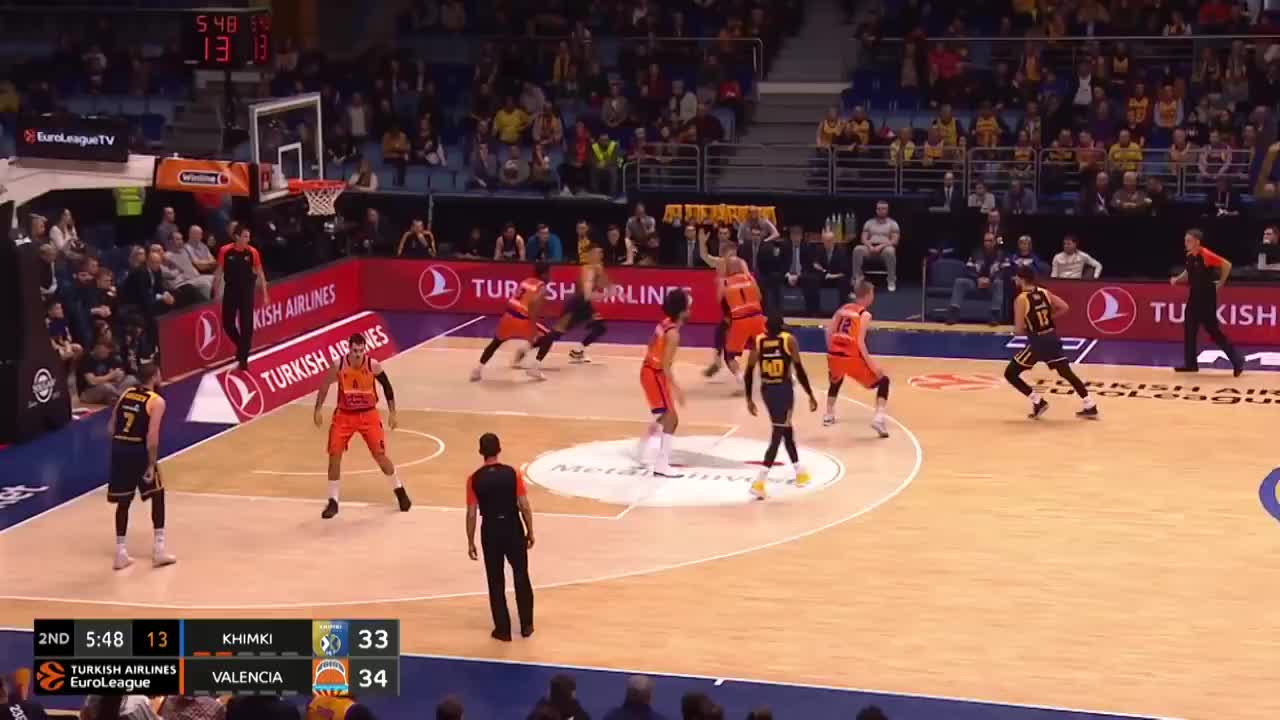 穆勒：留胡子是想尝试不同的造型，队友们很喜欢我的络腮胡（穆勒谈留胡子：想换换造型，队友都很喜欢我的络腮胡）