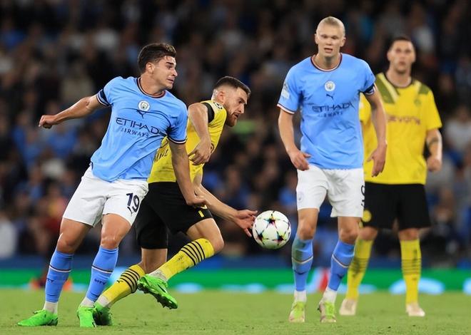 一五挡拆直接命中三分，解说：徐杰调动一五挡拆比外援还出色徐杰厉害不愧是（一五挡拆飙中三分，解说：徐杰调度胜过外援，果然厉害）