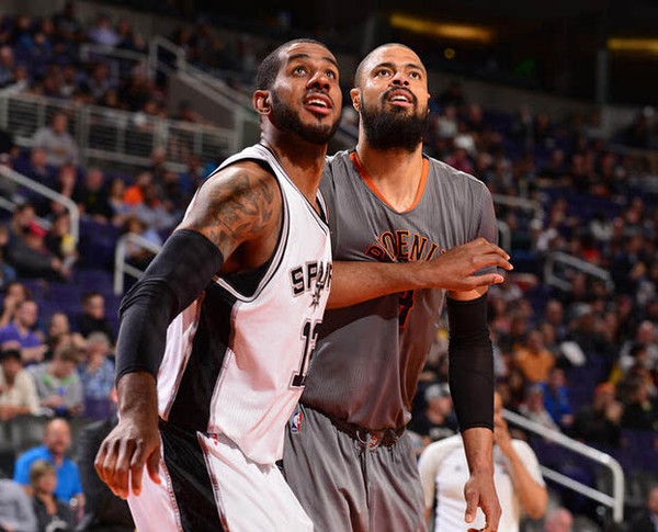 西媒：阿隆索在发布会上公开指责小将犯错，私底下已道歉（西媒：阿隆索在发布会上点名批评小将失误，已私下致歉）