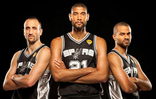 环足奖年度最佳中场候选：维尔茨、若昂-内维斯、佩德里在列（环足奖年度最佳中场提名公布：维尔茨、若昂-内维斯、佩德里入选）