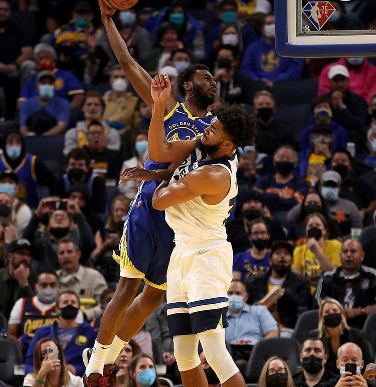 唐斯赛前摸奖杯，夺冠之路充满悬念（唐斯赛前触摸奖杯，冲冠前景扑朔迷离）