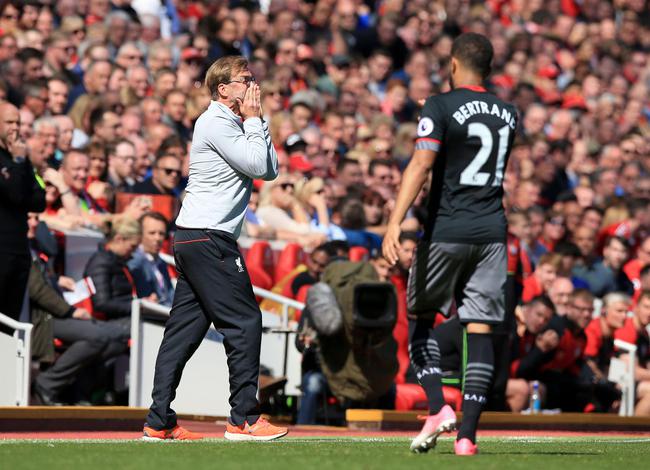 英超-利物浦0-3溃败诺丁汉森林，红军近7轮狂丢6场跌至中游（英超：利物浦0-3惨败诺丁汉森林，红军近7轮6负跌至中游）