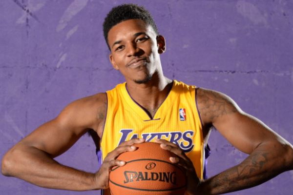 樊振东也没想到，香港火灾刚过一周，全红婵因一举动实现口碑暴涨（距香港火灾仅一周，全红婵一个举动口碑飙升，连樊振东都没料到）