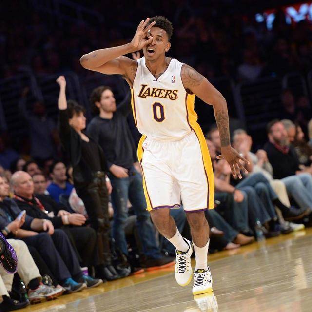 德甲战报：伯格1射1传，霍芬海姆3-0完胜奥格斯堡（德甲：伯格传射建功，霍芬海姆3-0零封奥格斯堡）