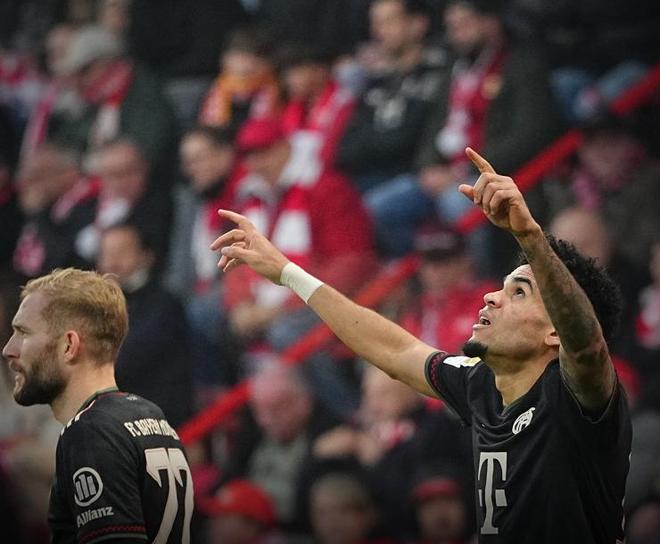 杰伦·布朗签约生发品牌代言，米切尔调侃“兄弟变现了”（杰伦·布朗官宣代言生发品牌，米切尔打趣：兄弟开始变现了）