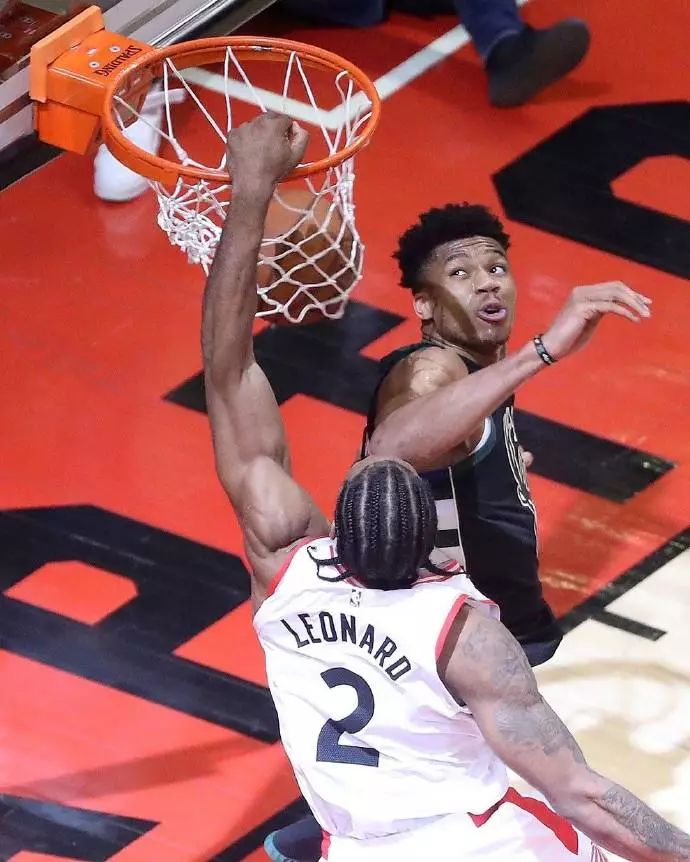 维克多·穆尼奥斯：重拾进球感觉，点燃奥萨苏纳的希望之火（维克多·穆尼奥斯找回进球手感，重燃奥萨苏纳的希望）