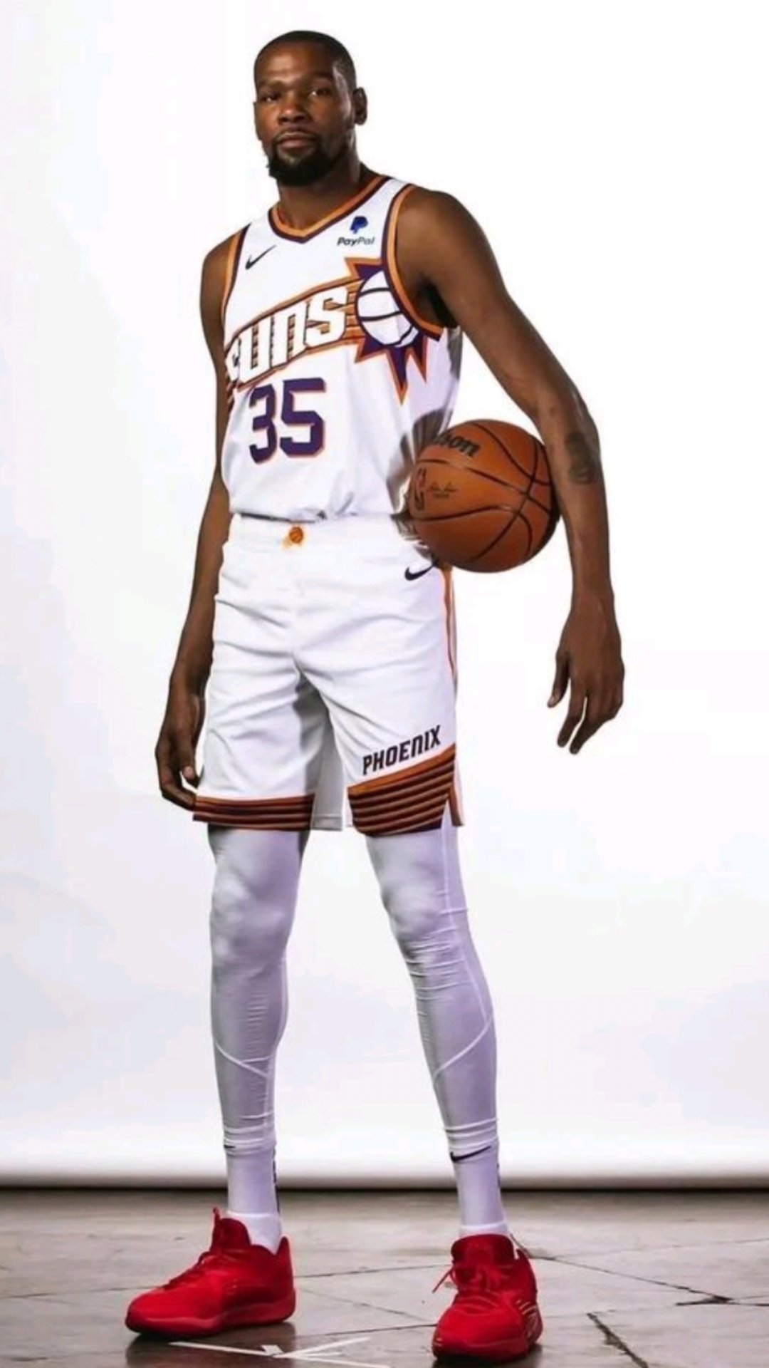 误判，意丁联赛中皮球从边网打进，裁判判罚进球有效（判罚失误：意丁赛场皮球从边网入网，主裁判定进球有效）