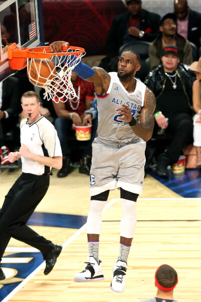 2025懂球帝中超MVP：法比奥、瓦科8次提名3次当选；山东7次MVP第一（懂球帝2025中超MVP盘点：法比奥、瓦科8次入围3次当选，山东以7座MVP居首）