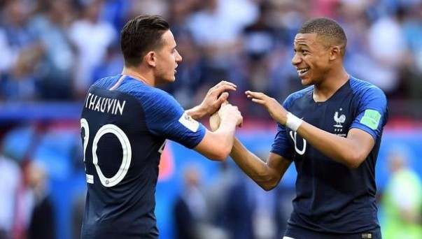 冲突细节曝光！太阳主帅称霍姆格伦先撞阿伦引发报复（太阳主帅曝冲突始末：霍姆格伦先撞阿伦引发报复）