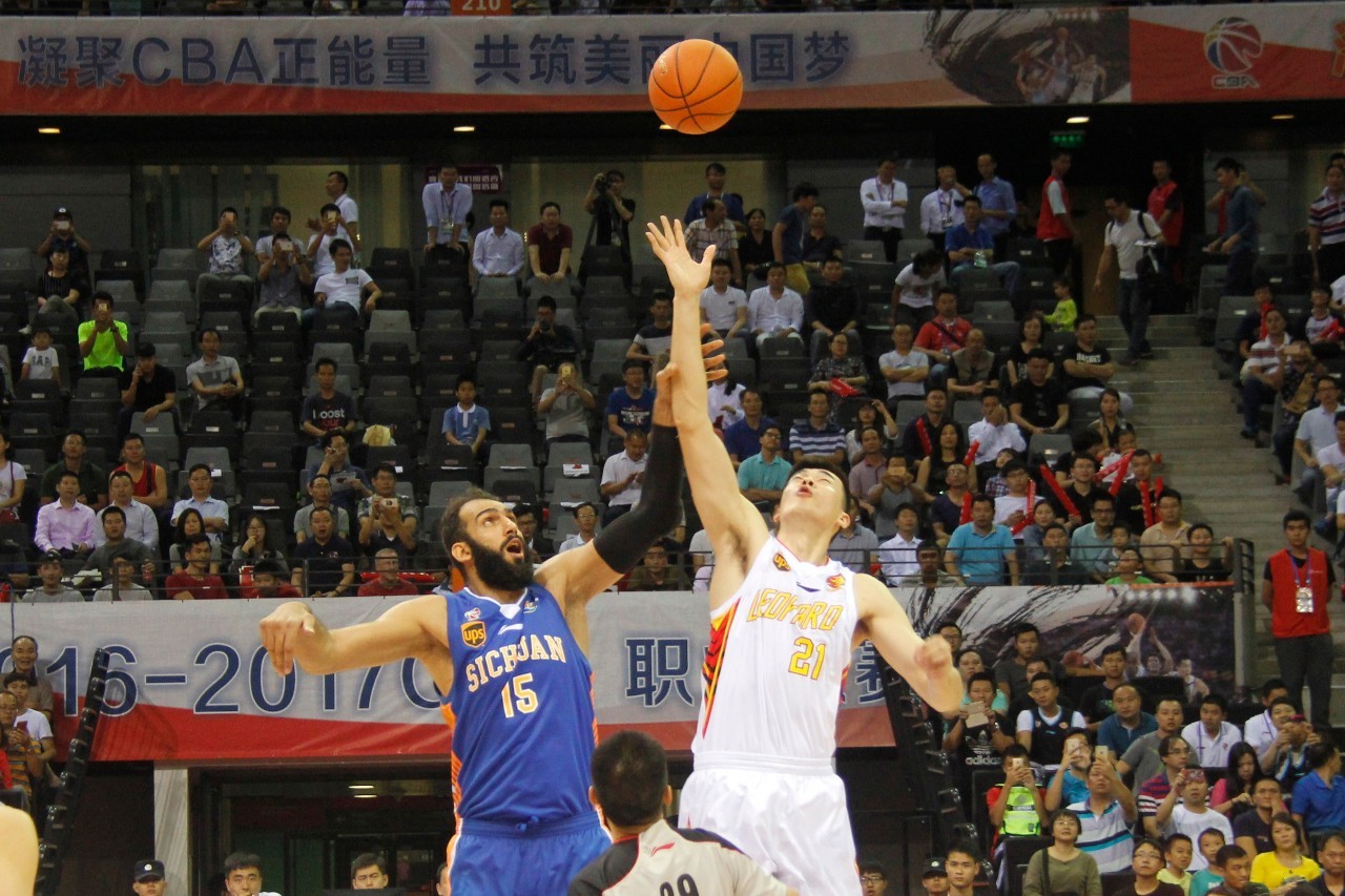 90%命中率轰22+4+4，弗拉格创NBA最年轻半场高效纪录（命中率90%砍下22+4+4，弗拉格刷新NBA最年轻半场效率纪录）