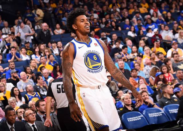 国王杯十六强抽签悬念重重！巴萨皇马将与草根球队上演圣诞大战（国王杯16强抽签悬念丛生：巴萨皇马圣诞迎战草根球队）