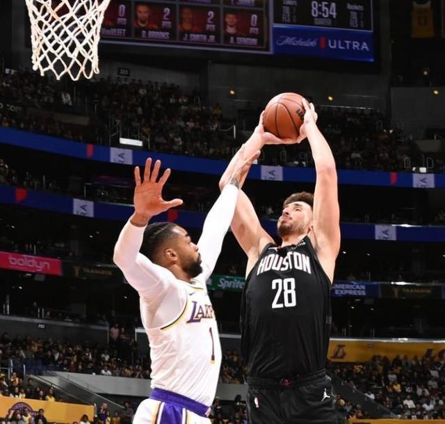 12月8日！英超意甲西甲葡超西乙意乙法乙等比赛开打！会有冷门吗？（12月8日多线开战：英超、意甲、西甲、葡超、西乙、意乙、法乙齐登场，冷门会出现吗？）