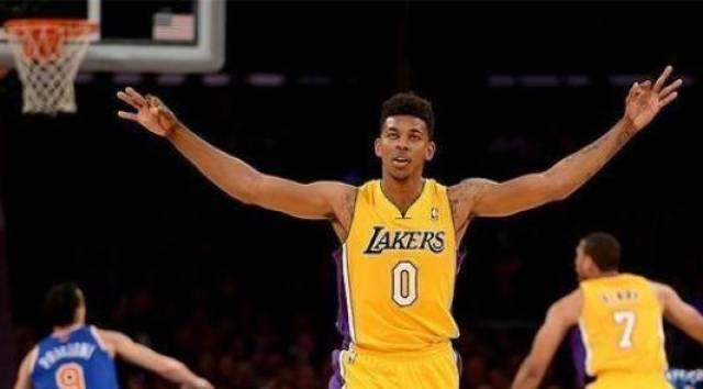 拉波尔塔：皇马代表权力，巴萨代表自由；队中大牌太多通常行不通（拉波尔塔：皇马象征权势，巴萨象征自由；堆砌大牌多半行不通）