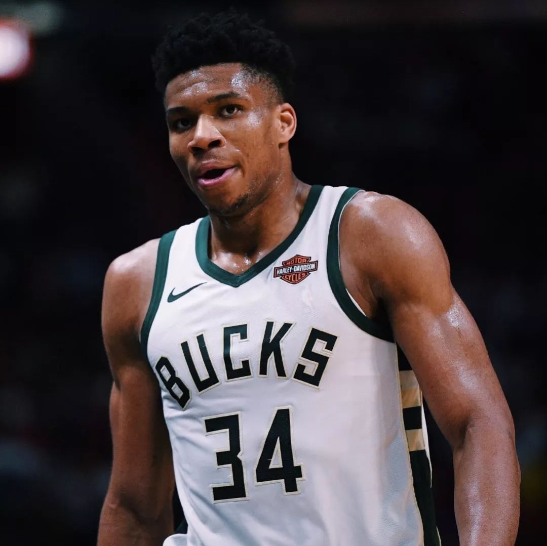 15岁道曼禁区内天秀回旋破门，青年欧冠阿森纳4-2逆转拜仁（15岁道曼禁区回旋破门技惊四座，青年欧冠阿森纳4-2逆转拜仁）