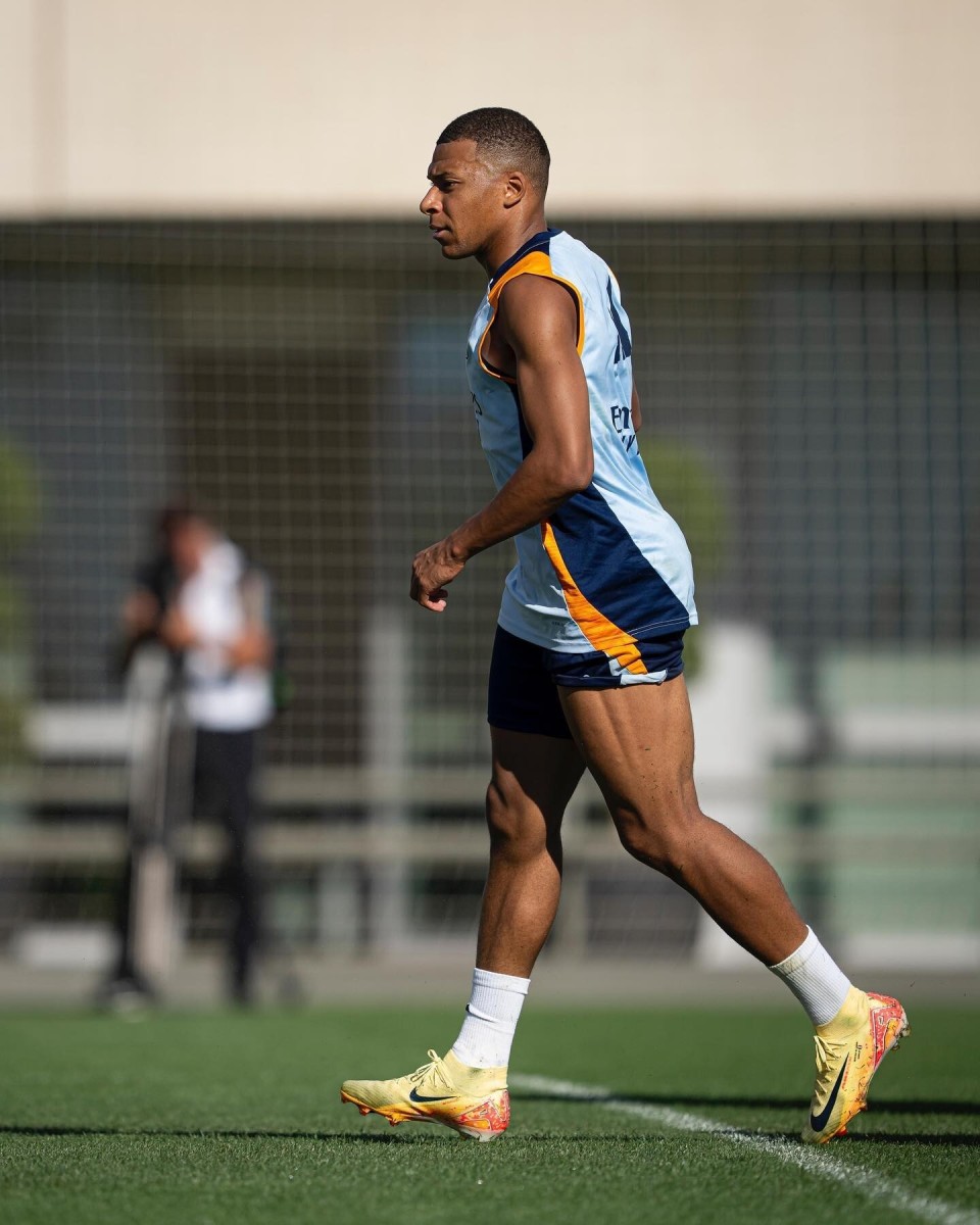 西甲：巴萨客场3-1战胜赫罗纳（西甲：巴萨客场3比1力克赫罗纳）